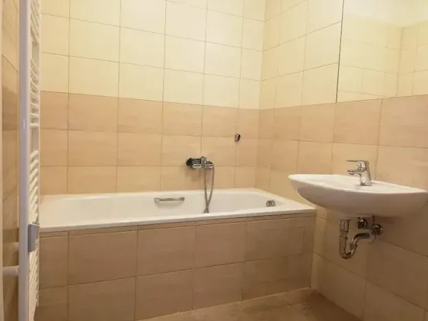 Pronájem bytu 1+1, Praha - Smíchov, Podbělohorská, 34 m2