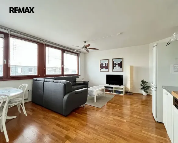 Pronájem bytu 2+kk, Praha - Vršovice, Ruská, 57 m2