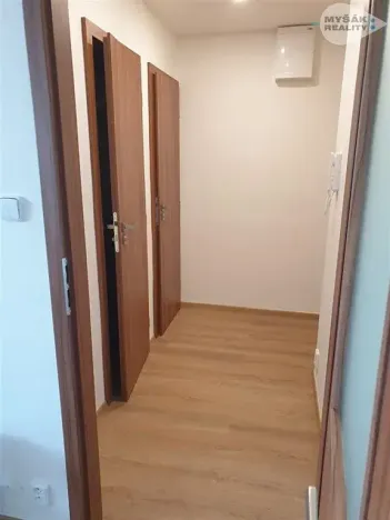 Pronájem bytu 1+1, Praha - Hodkovičky, Klánova, 29 m2