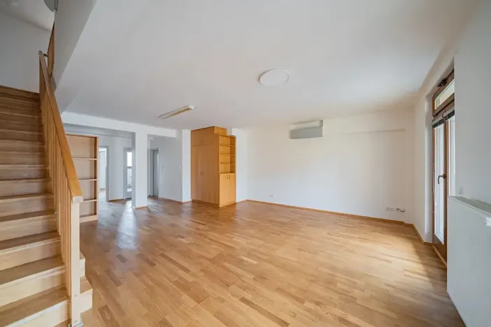 Pronájem bytu 4+1, Praha - Smíchov, Štefánikova, 147 m2