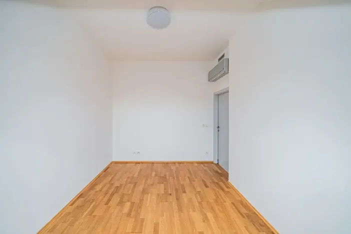 Pronájem bytu 4+1, Praha - Smíchov, Štefánikova, 147 m2