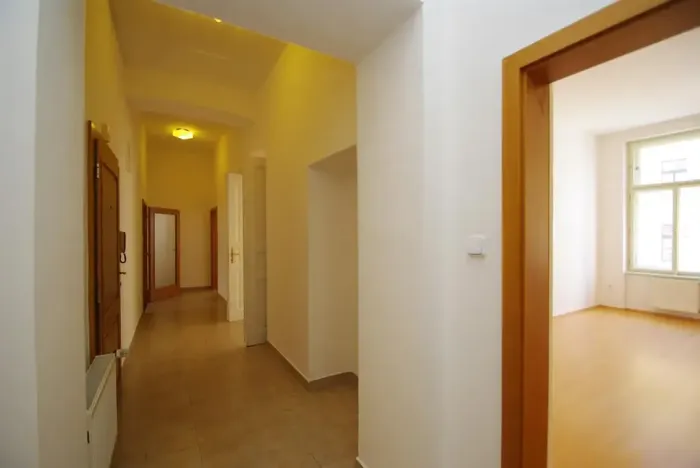 Pronájem bytu 3+1, Praha - Smíchov, V lesíčku, 104 m2