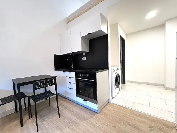 Pronájem bytu 1+kk, Praha - Radotín, Vrážská, 26 m2