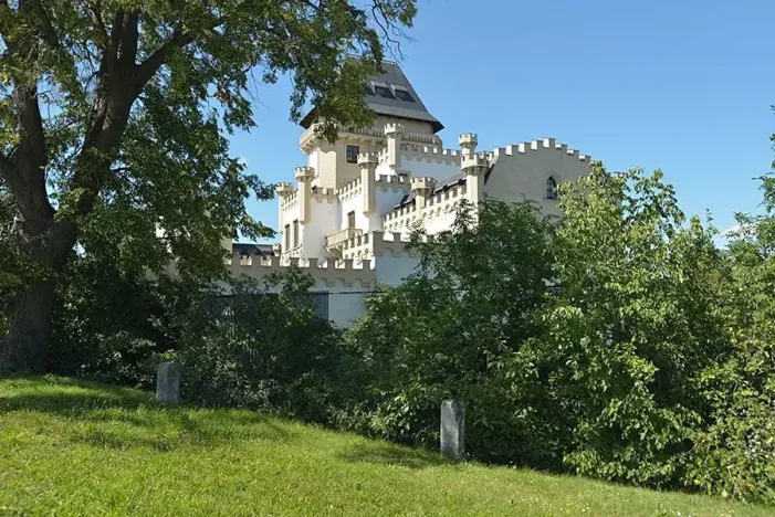 Dražba ubytování, Znojmo, Suchohrdelská, 2500 m2