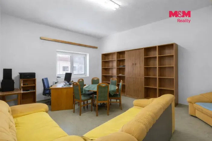 Prodej obchodního prostoru, Paskov, Náměstí, 205 m2