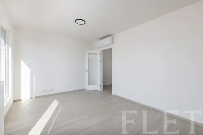 Pronájem bytu 1+kk, Praha - Vysočany, Bukačova, 38 m2