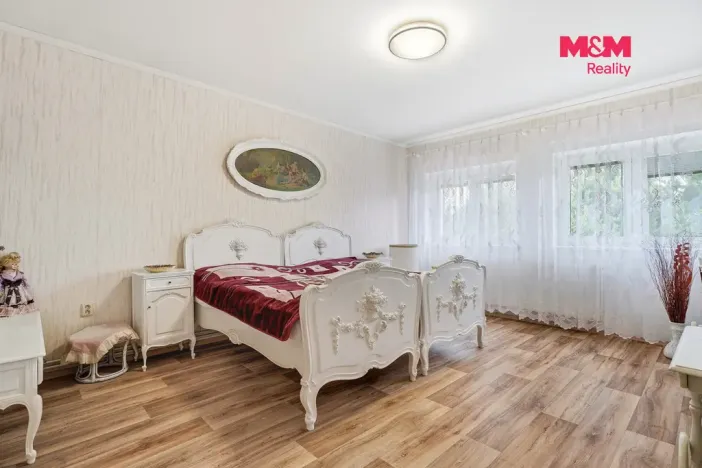 Prodej rodinného domu, Kněžmost - Koprník, 250 m2