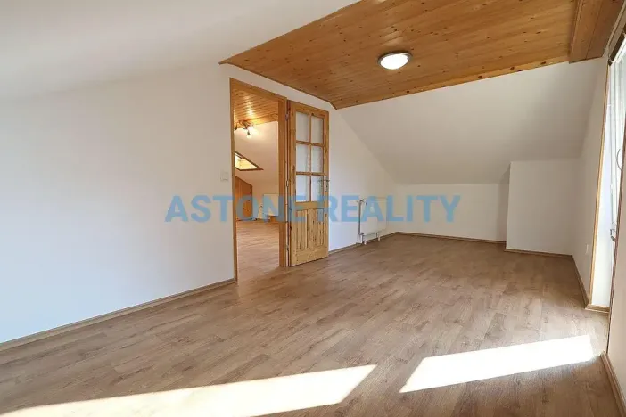 Pronájem bytu 2+kk, Praha - Satalice, Bošínská, 65 m2