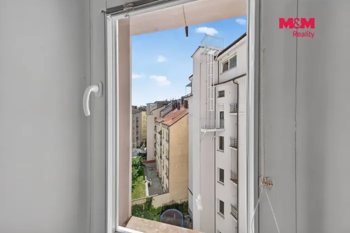 Prodej bytu 1+kk, Praha - Holešovice, U parního mlýna, 30 m2