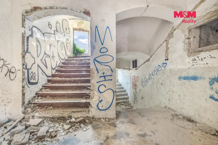 Prodej historického objektu, Zvoleněves, 5000 m2