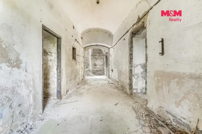 Prodej historického objektu, Zvoleněves, 5000 m2