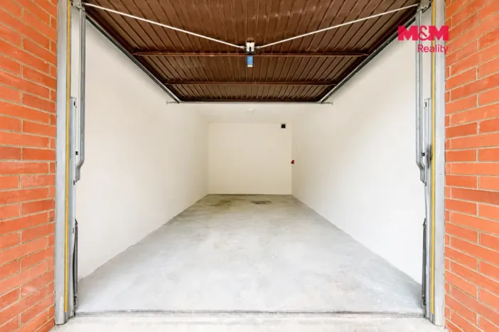 Pronájem garáže, Zlín, Nad Vývozem, 14 m2