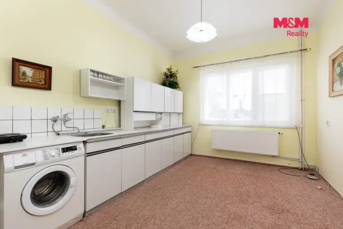 Prodej rodinného domu, Kravaře, Náměstí, 180 m2