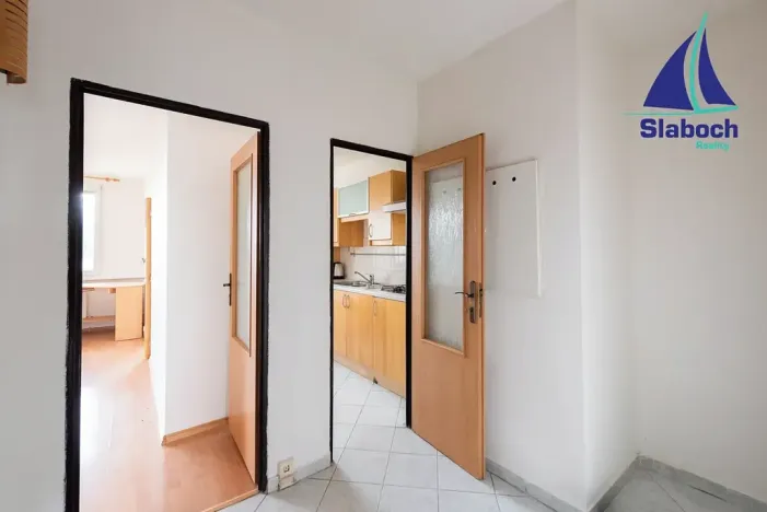Pronájem bytu 3+1, Praha - Petrovice, Frostova, 78 m2