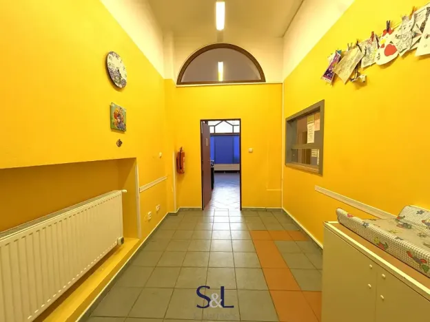 Pronájem obchodního prostoru, Liberec, nám. Sokolovské, 79 m2