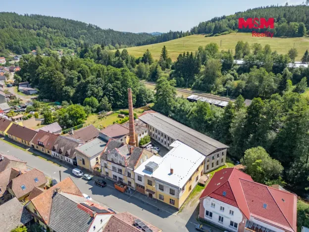 Prodej výrobních prostor, Kolinec, 2640 m2