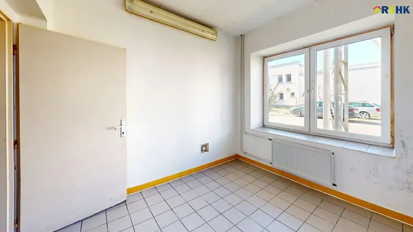 Pronájem skladu, Hradec Králové, Akademika Bedrny, 2586 m2