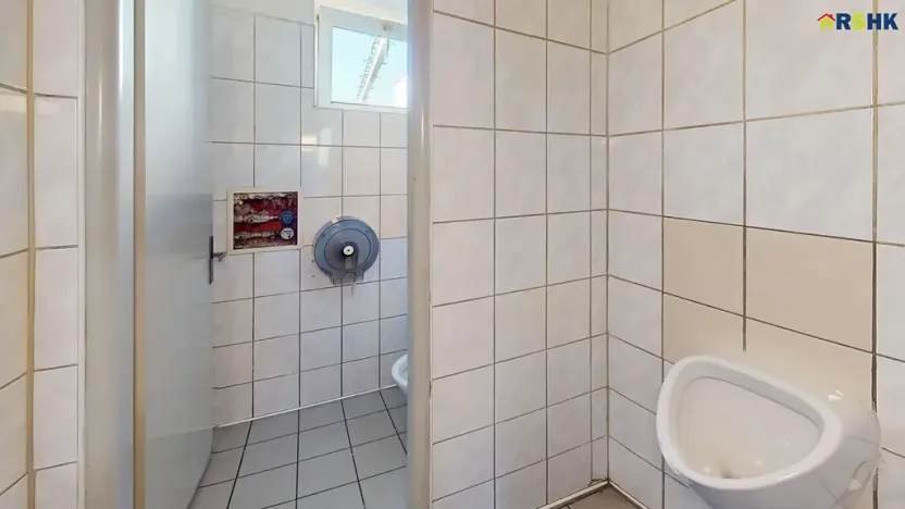 Pronájem skladu, Hradec Králové, Akademika Bedrny, 2586 m2