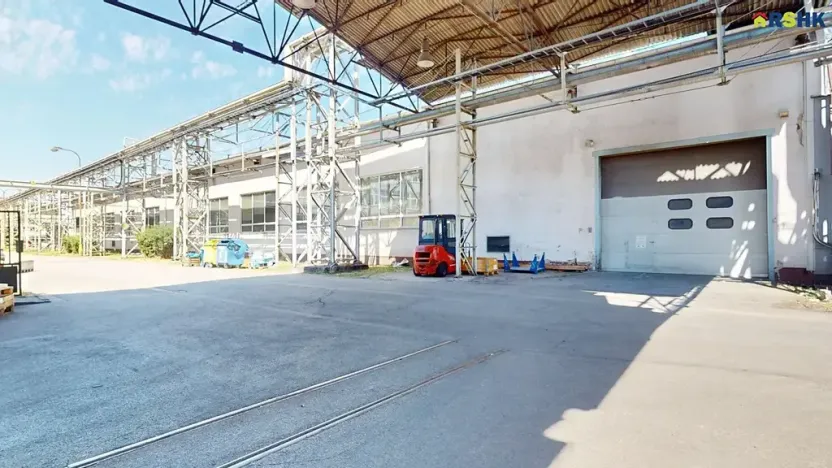 Pronájem skladu, Hradec Králové, Akademika Bedrny, 2586 m2
