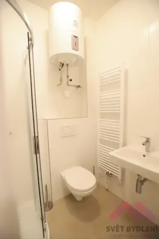 Pronájem bytu 1+kk, Praha - Vršovice, Slovinská, 28 m2