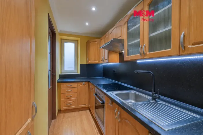 Prodej bytu 2+1, Ostrov, Jáchymovská, 56 m2