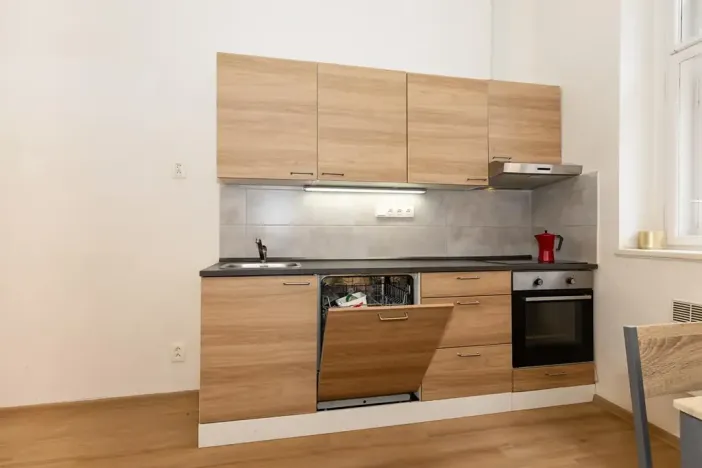 Pronájem komerční nemovitosti, Praha - Smíchov, Grafická, 29 m2
