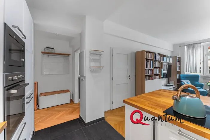 Prodej bytu 2+kk, Praha - Holešovice, Komunardů, 60 m2