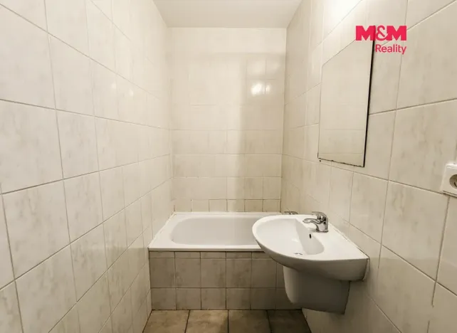Prodej bytu 1+kk, Karviná - Hranice, Čsl. armády, 32 m2