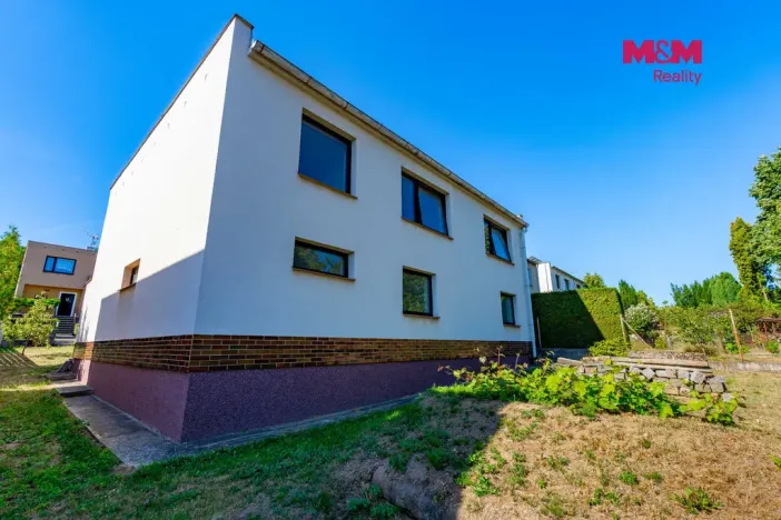 Prodej rodinného domu, Chvaletice, Budovatelů, 180 m2