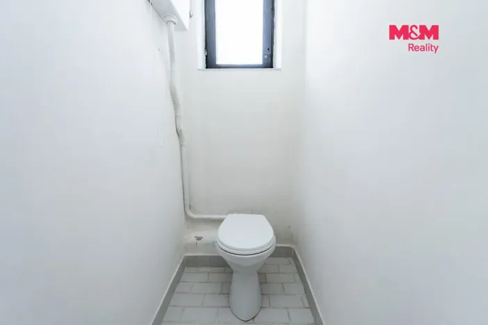 Prodej rodinného domu, Chvaletice, Budovatelů, 180 m2