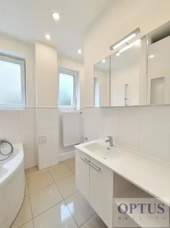 Pronájem bytu 2+kk, Praha - Podolí, Levá, 46 m2