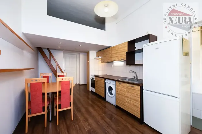 Prodej bytu 1+1, Praha - Smíchov, U Paliárky, 43 m2