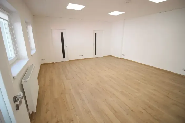 Pronájem kanceláře, Praha - Žižkov, Husitská, 63 m2