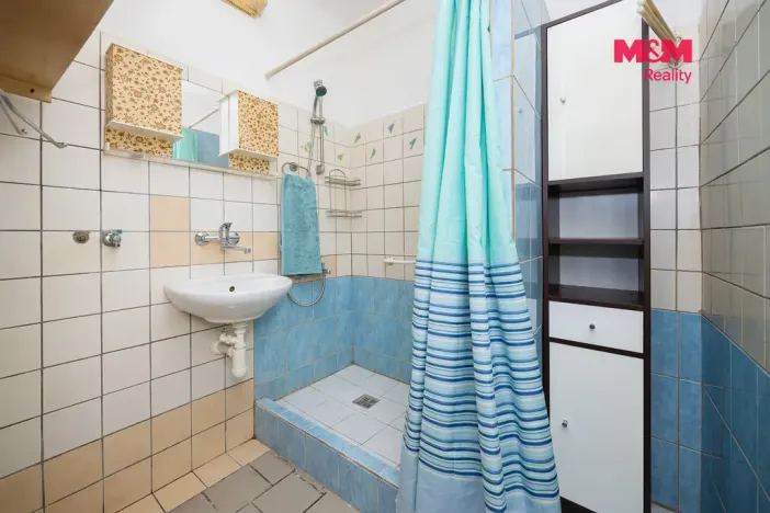 Prodej bytu 2+1, Lázně Bohdaneč, Na Lužci, 60 m2