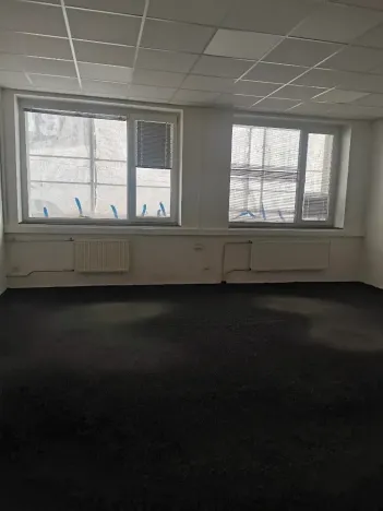 Pronájem kanceláře, Hradec Králové, Vážní, 99 m2