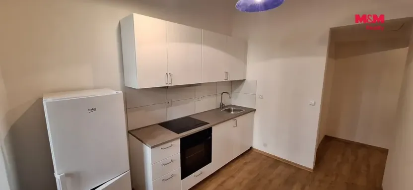 Pronájem bytu 1+1, Praha, Na bělidle, 55 m2