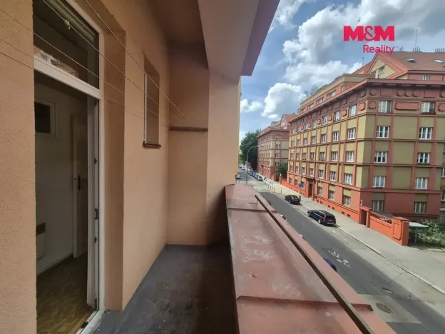 Pronájem bytu 1+kk, Praha - Holešovice, Stupkova, 31 m2