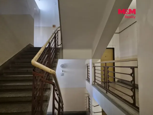 Pronájem bytu 1+kk, Praha - Holešovice, Stupkova, 31 m2