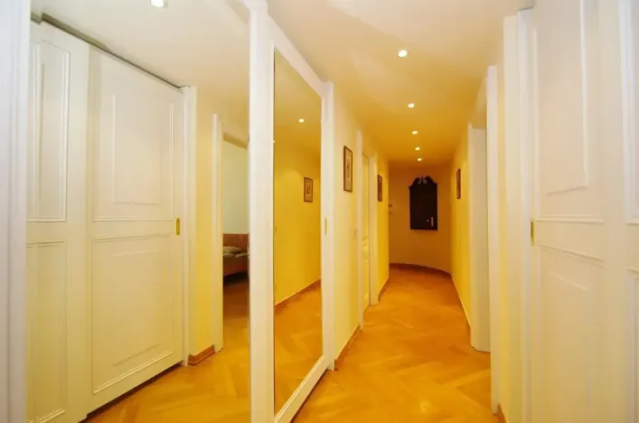 Pronájem bytu 2+kk, Praha - Malá Strana, Újezd, 73 m2