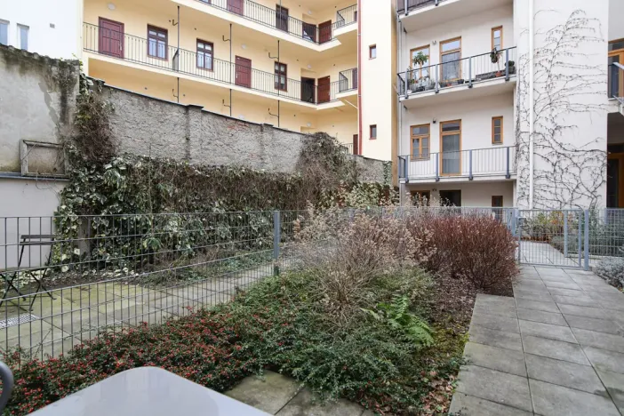 Pronájem bytu 1+kk, Praha - Žižkov, Štítného, 34 m2