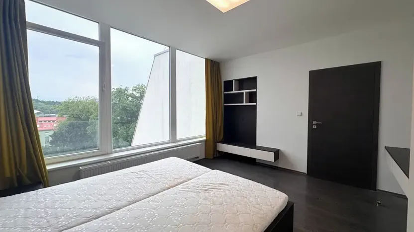 Pronájem bytu 2+kk, Brno, Vinařská, 55 m2