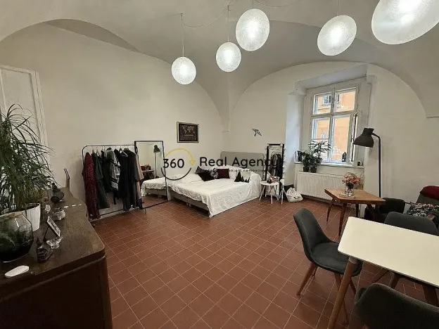 Pronájem bytu 1+1, Praha - Malá Strana, Šporkova, 44 m2
