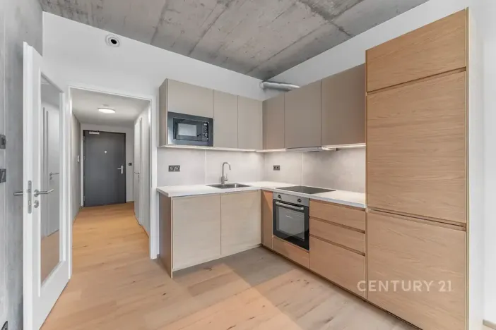 Pronájem bytu 1+kk, Praha - Vysočany, Kolbenova, 33 m2