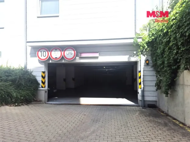 Prodej garáže, Beroun - Beroun-Město, V Zahradách, 16 m2