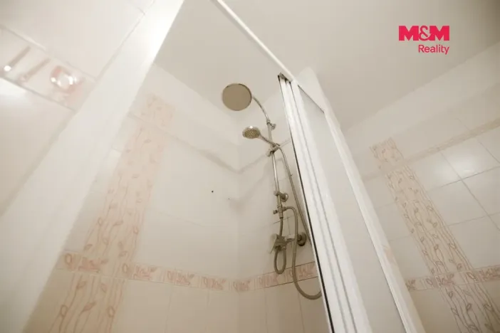 Prodej bytu 3+1, Kněževes, Štrosova, 55 m2