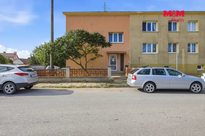 Prodej bytu 3+1, Kněževes, Štrosova, 55 m2