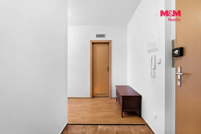 Prodej bytu 2+kk, Praha, Na břehu, 56 m2