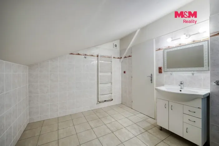 Prodej rodinného domu, Bohy, 152 m2