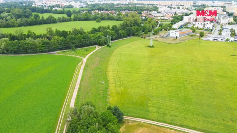 Prodej komerčního pozemku, Hradec Králové - Třebeš, 6364 m2