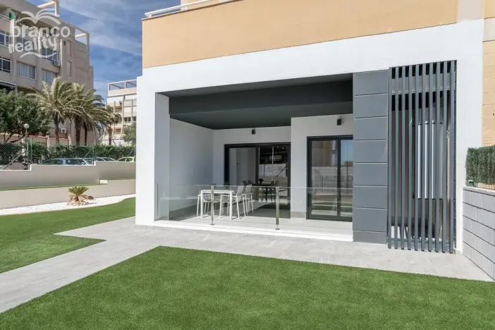 Prodej bytu 3+kk, Torrevieja, Alicante, Španělsko, 78 m2